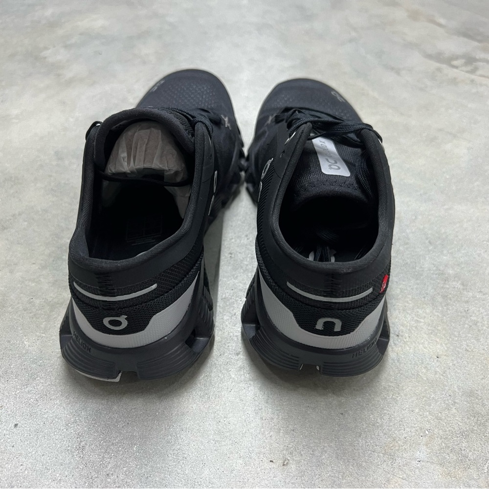 New with box - Wmn’s On Cloud X3 - Black - 60.98696 - Picture 2 of 6
